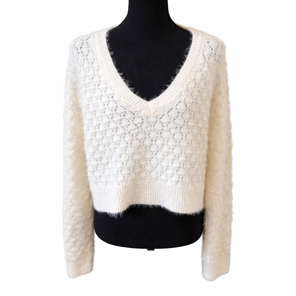 Volcom Cream Textured Knit V-Neck Sweater Medium